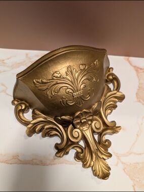 Vintage Home Interiors Wall Pocket